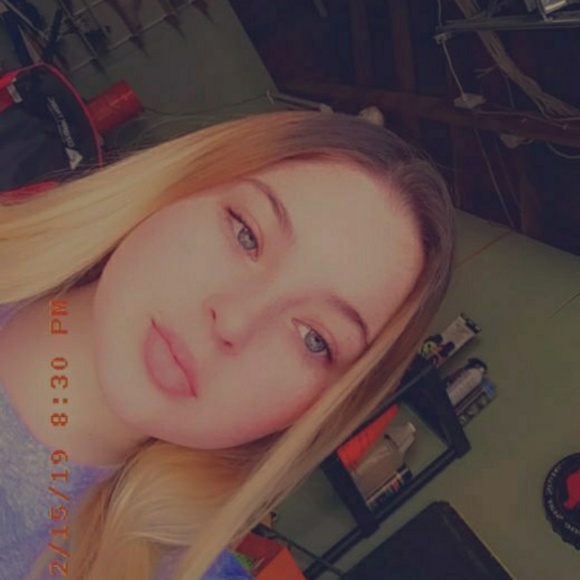 Meet your Posher, Lillian - Picture 1 of 1